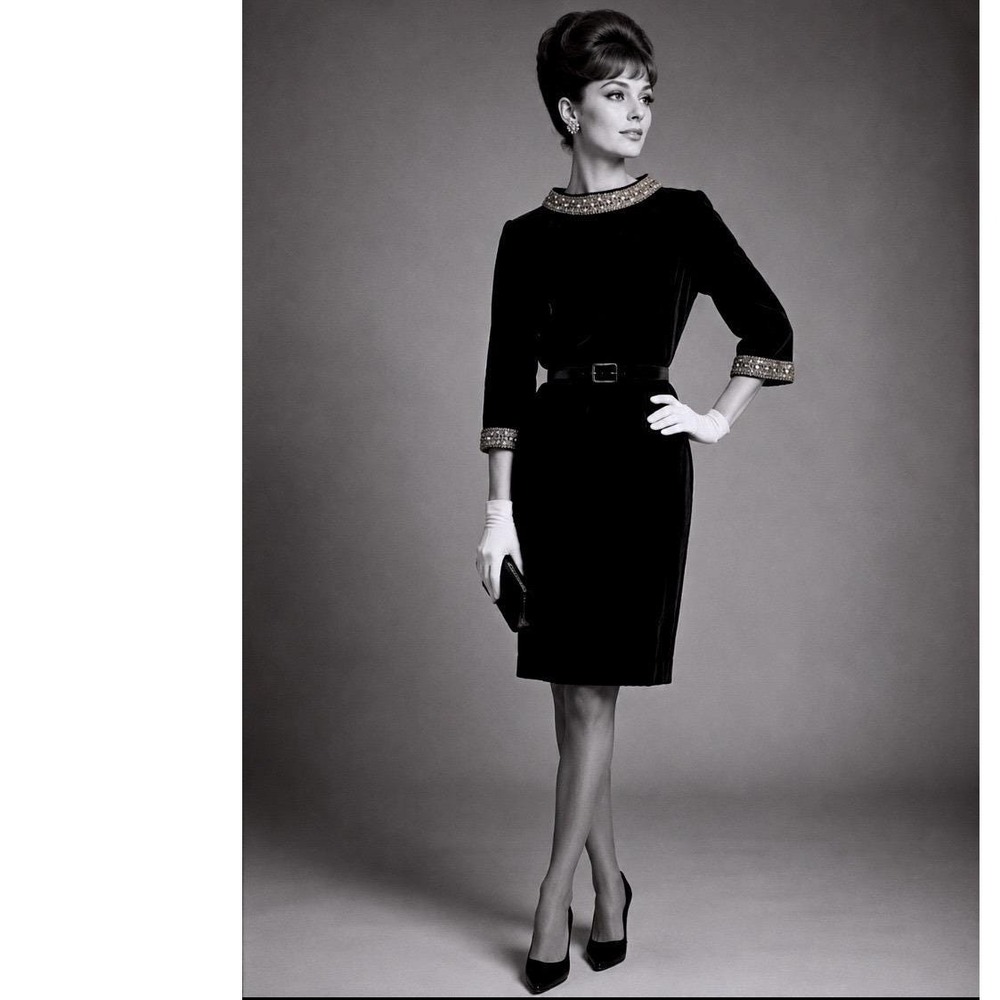 Vintage 60's Velvet black dress Sz 12 Belted Grannycore quiet luxury‎
